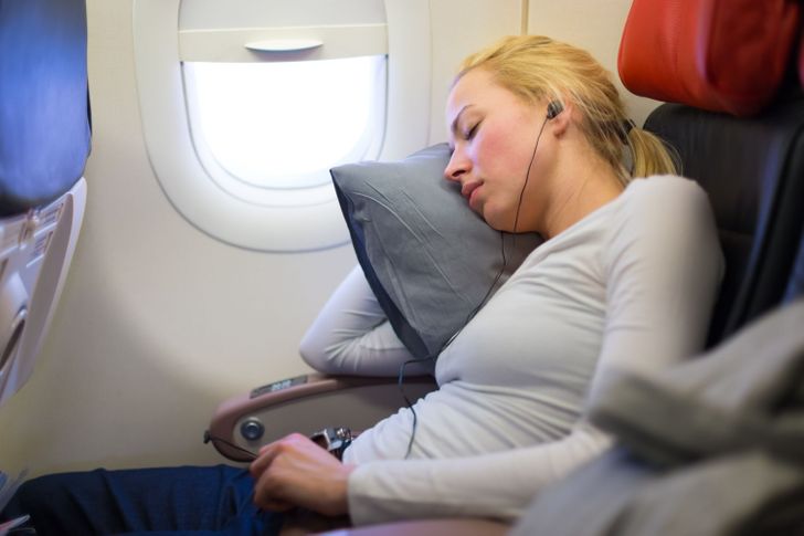20 Things You Shouldn’t Do Before a Flight Unless You Want to Suffer