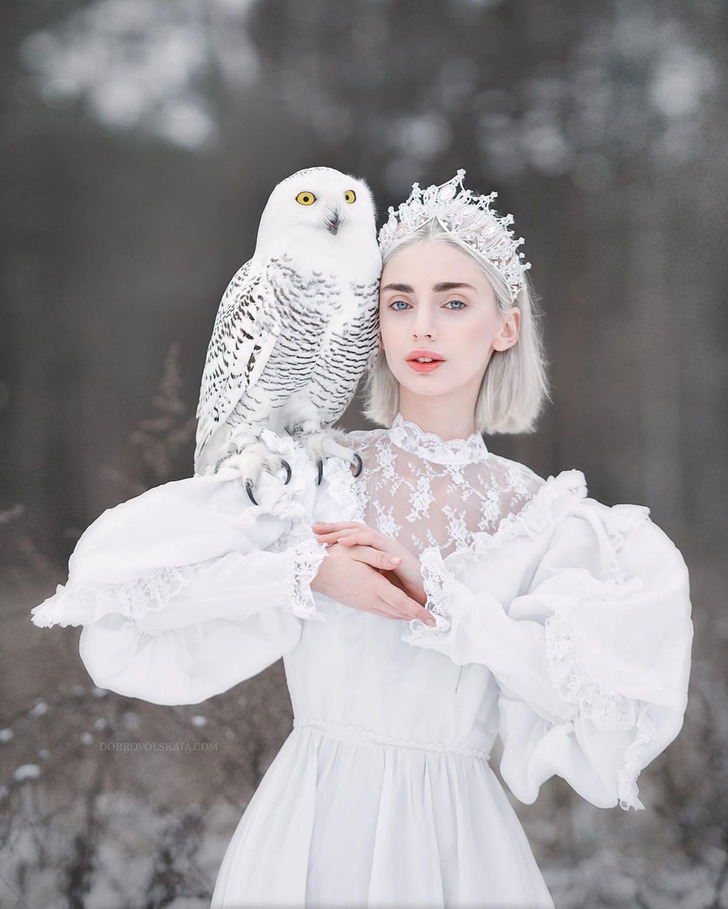 A Photographer Creates Stunning Photoshoots to Highlight the Tight Bond Between Humans and Animals