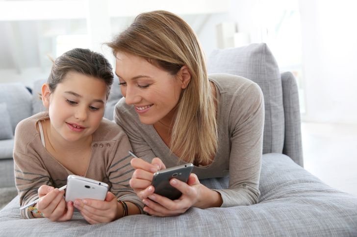 Teachers Explain Why Parents Should Search Their Children's Phones