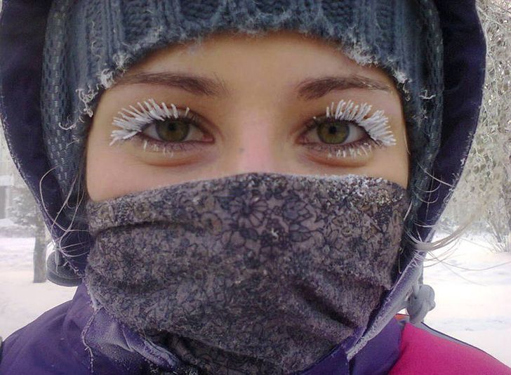 28 Icy Photos Proving Winter Is Not for the Faint-Hearted