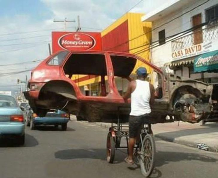 19 People Who Surprised Us With Their Ridiculous Choice of Transportation