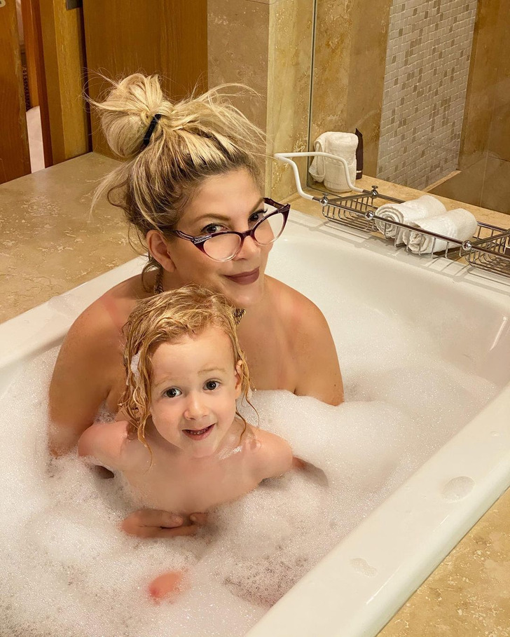 Why Should Parents Stop Bathing With Their Kids?