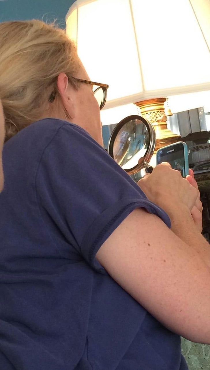 20+ Parents Whose Experience With Modern Gadgets Made Us Grin