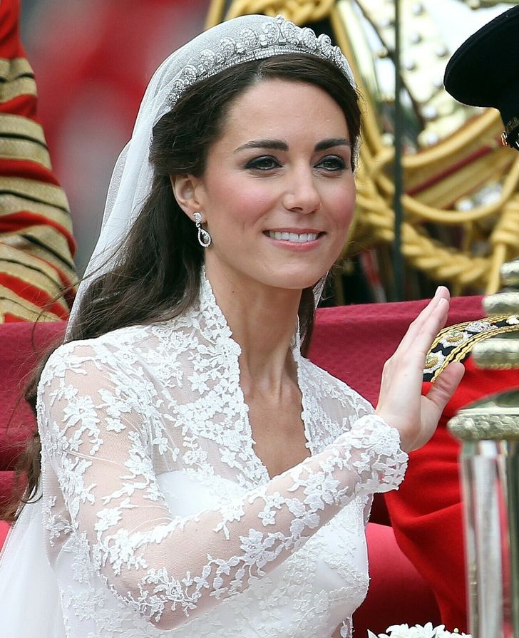 6 Royal Accessories That Sent a Message We Had No Idea About / Bright Side