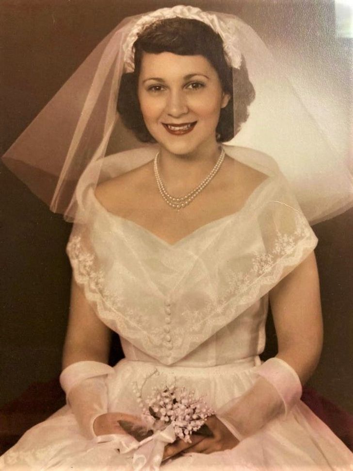 20+ Photos Showing How Wedding Dresses Used to Be in the Past