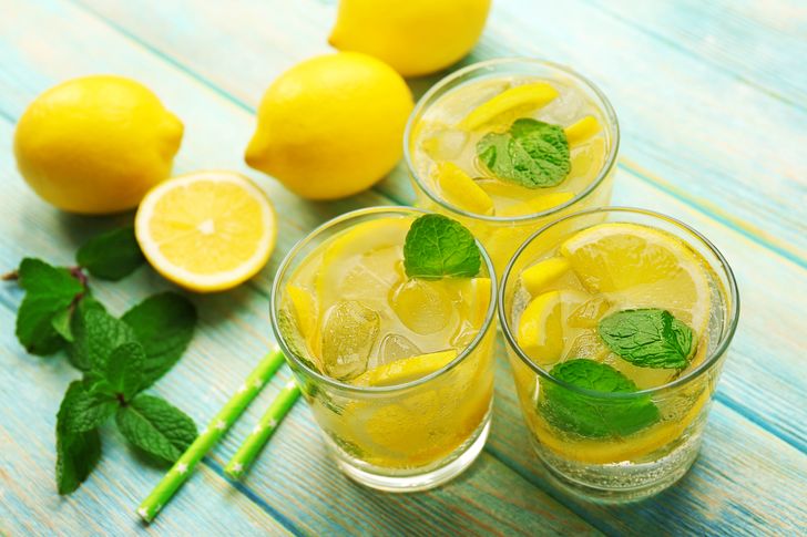 10 Bedtime Drinks That Can Help You Burn Belly Fat