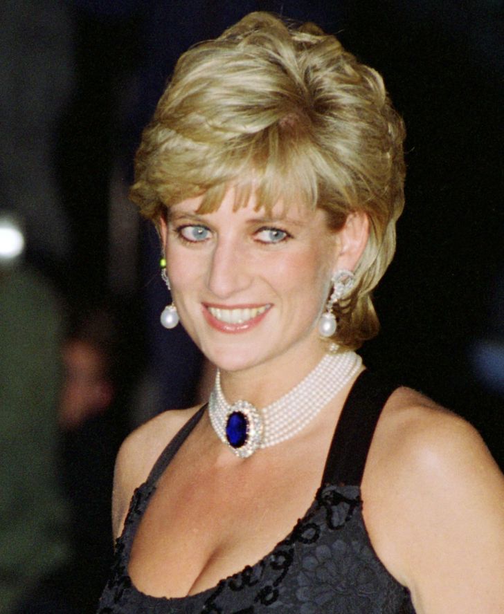 10+ Times the Royals Paid Heartwarming Tributes to Princess Diana ...