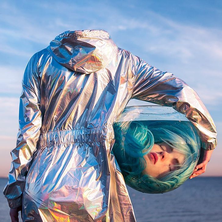 20+ Photos of a Young Blogger Proving That Modern Art Can Easily Do Without Photoshop (Warning: It Will Be Hard to Believe Your Eyes)
