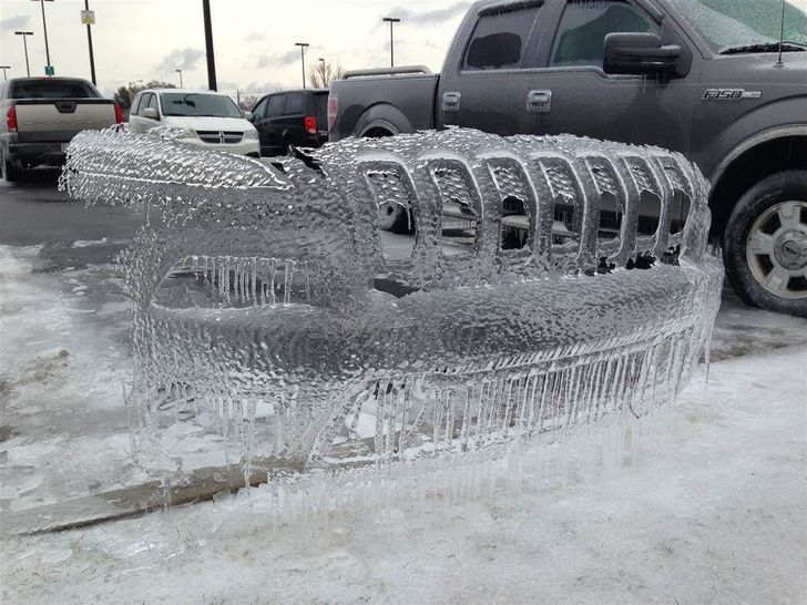 28 Icy Photos Proving Winter Is Not for the Faint-Hearted