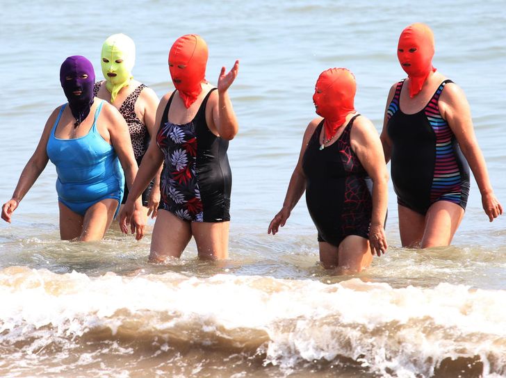 15 Times Someone’s Clothing Was Too Weird for Us to Handle
