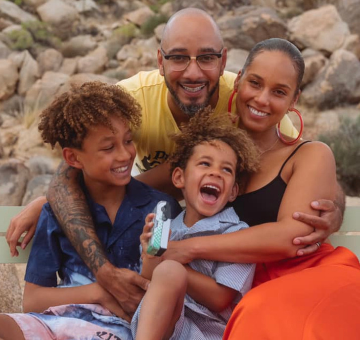 Alicia Keys On Being Proud Of Her Relationship With Her Dad And Why, 11  Years In, She Can Still Say I Love Being Married