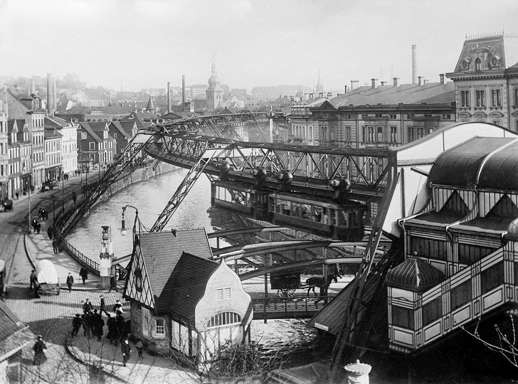 About 1913: over the river