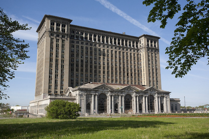 2010: abandoned