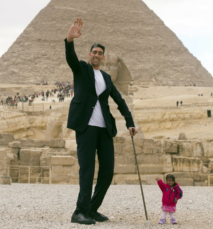 The World s Tallest And Shortest People Who They Are And What Their 