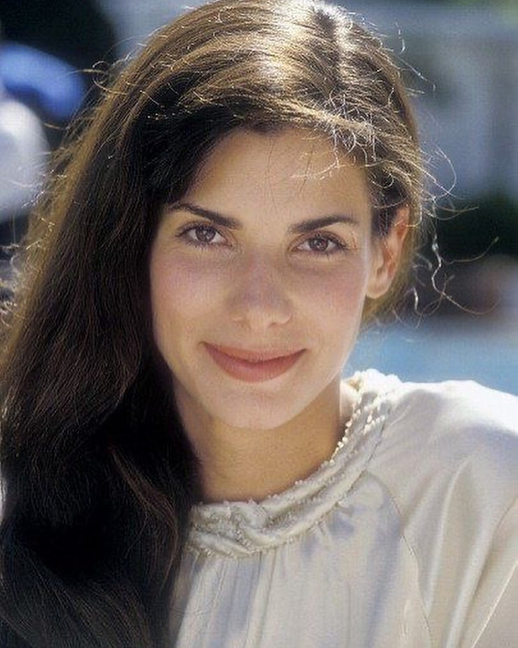 5 Reasons Why Sandra Bullock Looks Younger at the Age of 57 / Bright Side