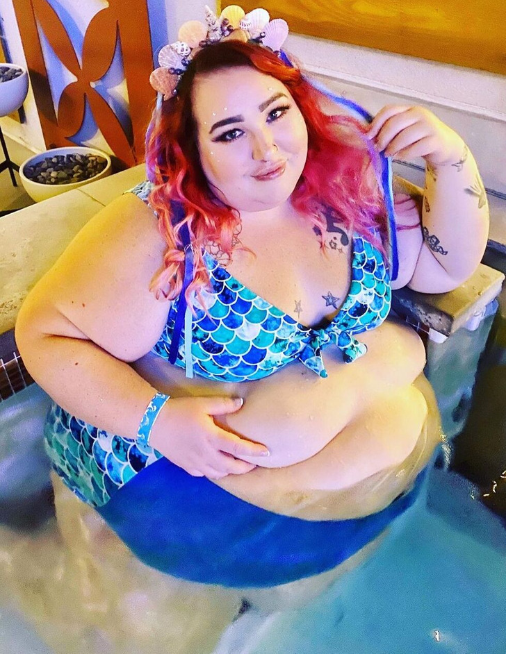 Plus-Size Blogger Wears Bikini For First Time In 25 Years