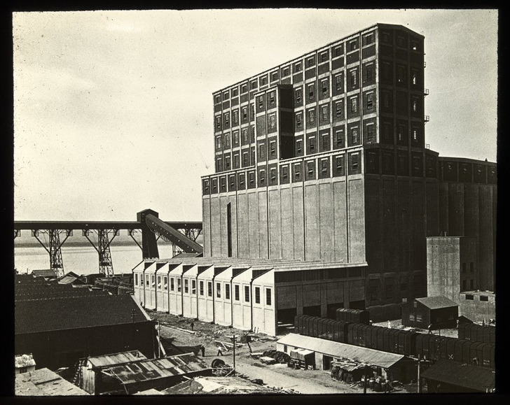 About 1920: silos at the docks