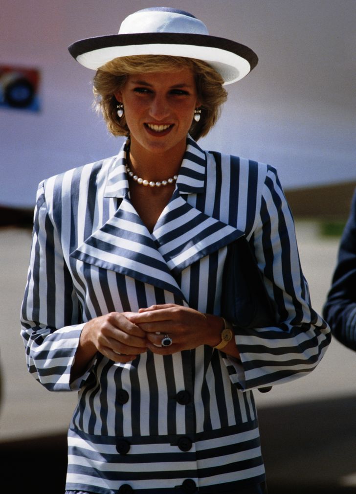 15+ Daring Outfits of Princess Diana’s That Turned Her Into a Royal ...