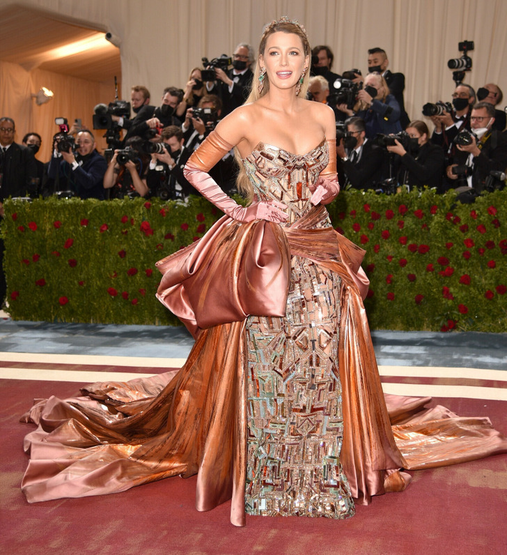8 Red-Carpet Dresses That Actually Have a Detail With a Hidden Meaning ...