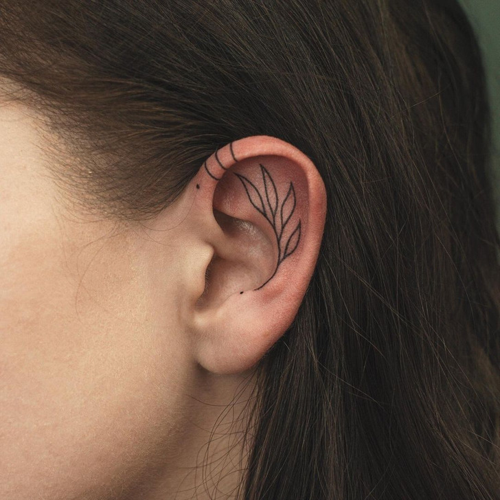 20+ Ear Tattoos That Look More Eye-Catching Than a Pair of Fancy ...