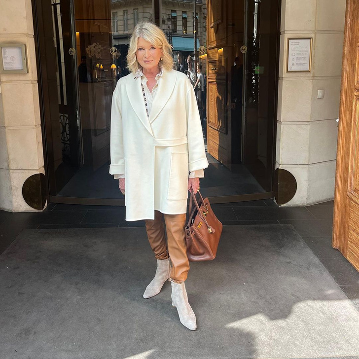 Martha Stewart 82 Stuns In Silver Dress With A Daring Thigh High Slit Bright Side 2074