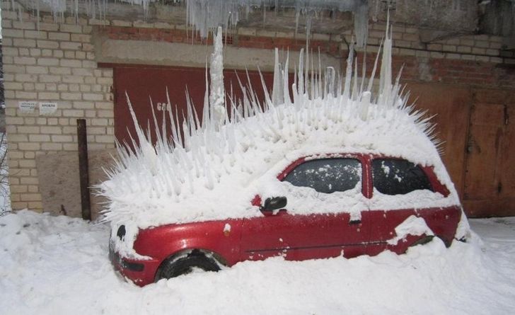 28 Icy Photos Proving Winter Is Not for the Faint-Hearted
