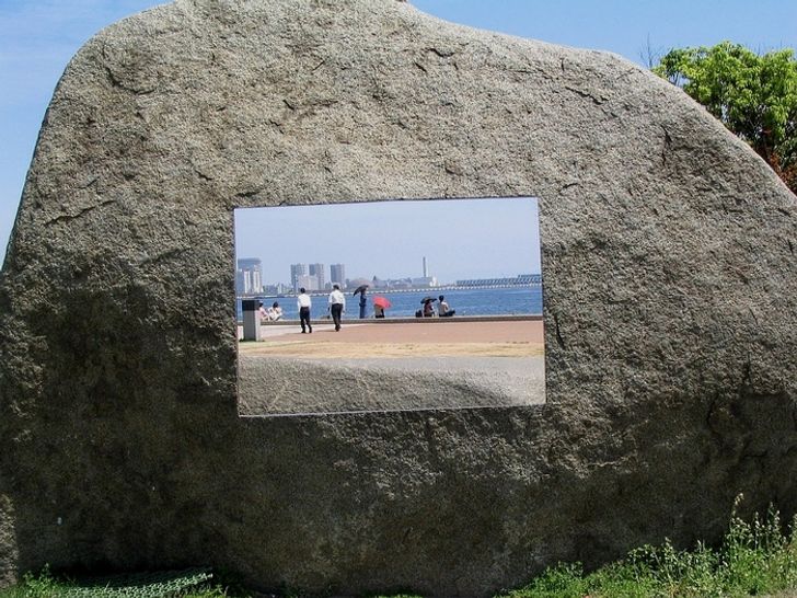 17 Photographs Anyone Should See at Least Once