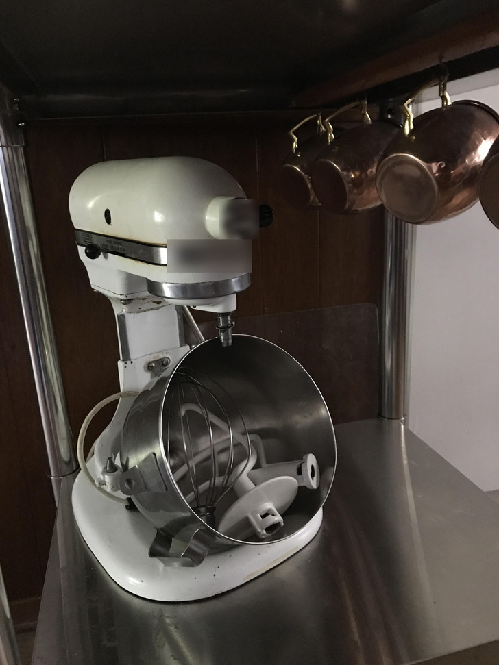 A 1978 Wedding-Present Mixer From a Mother-in-Law That Still Makes Pizza Dough