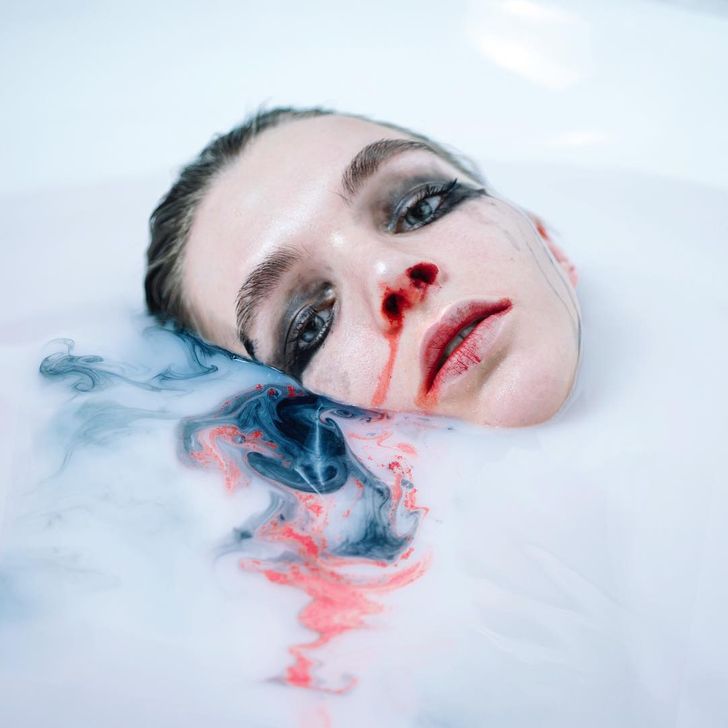20+ Photos of a Young Blogger Proving That Modern Art Can Easily Do Without Photoshop (Warning: It Will Be Hard to Believe Your Eyes)