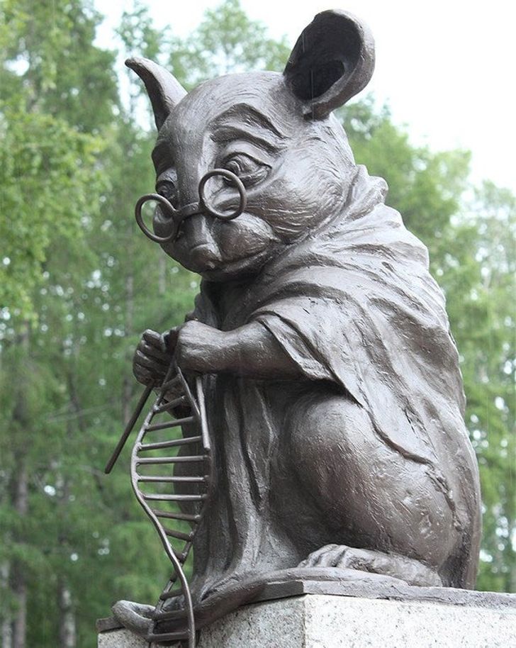 10 Sculptures That Might Leave You Completely Indifferent Until We Reveal Their Stories