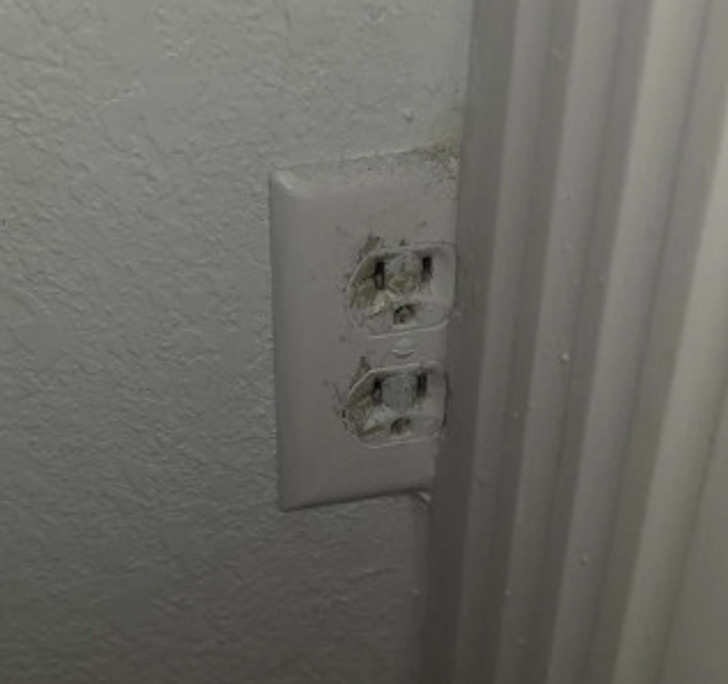 beb57454e5a47302eb0e1807a2 15+ Hotel Design Choices That Left Guests Dumbfounded / Bright Side