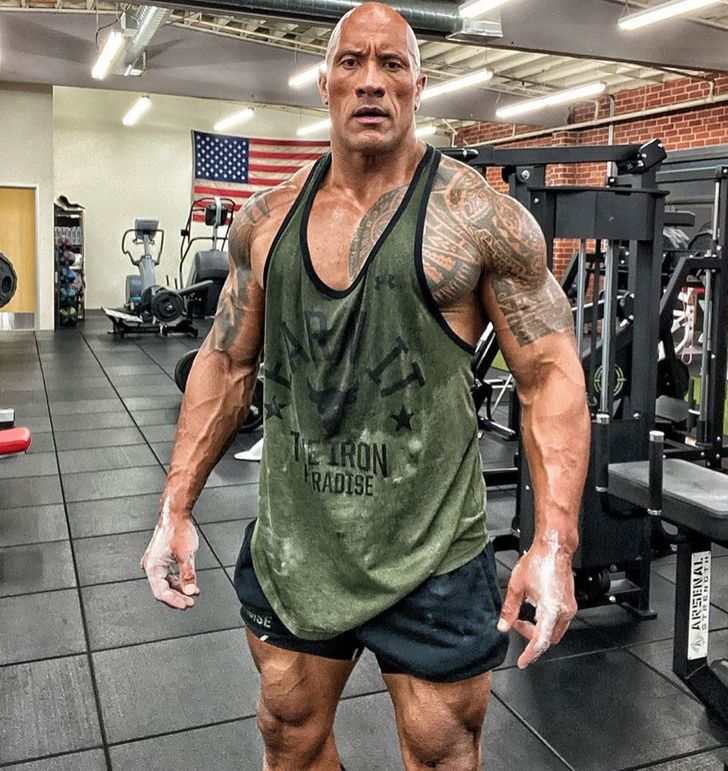 Dwayne Johnson (The Rock): 58,4 Cm De Biceps - Musculação em geral - Fórum  Hipertrofia