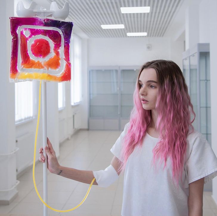 20+ Photos of a Young Blogger Proving That Modern Art Can Easily Do Without Photoshop (Warning: It Will Be Hard to Believe Your Eyes)