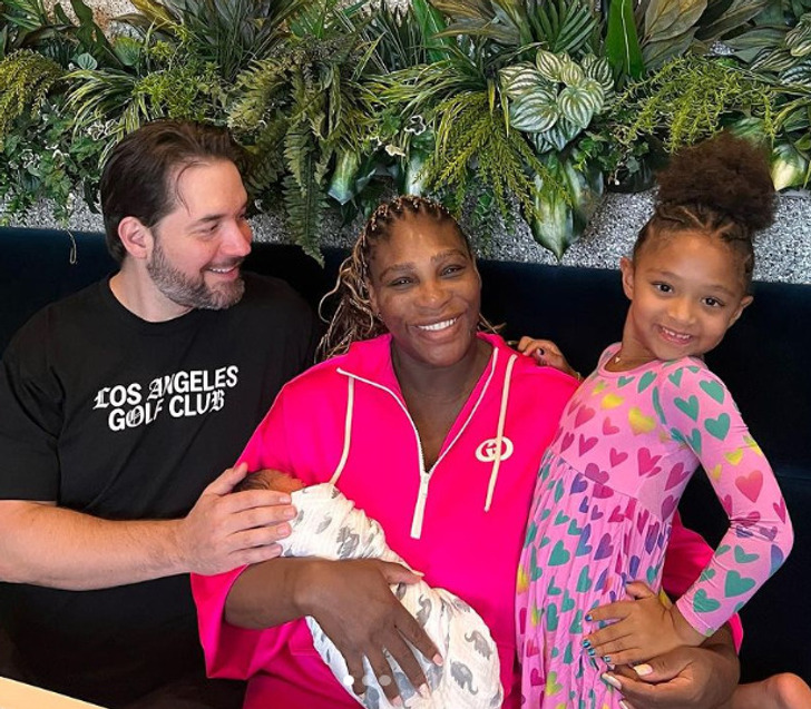 Serena Williams Shares Sweet Photos with Daughters After Welcoming Baby ...