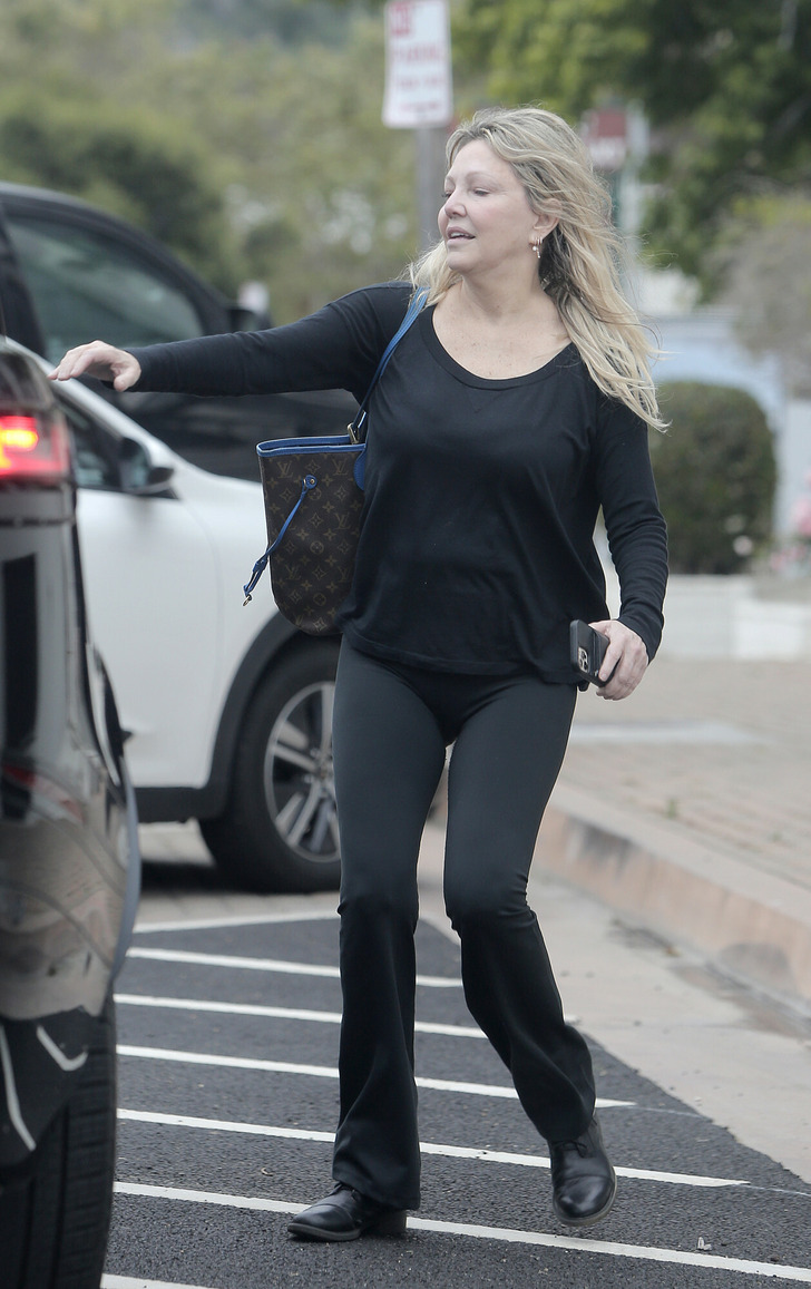 Heather Locklear Looks Unrecognizable as She’s Spotted Waiting for Her Fiancé