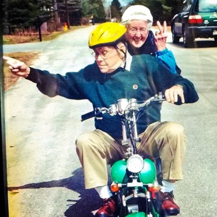 28 Elderly Couples Who Prove That Love Has No Age Limit