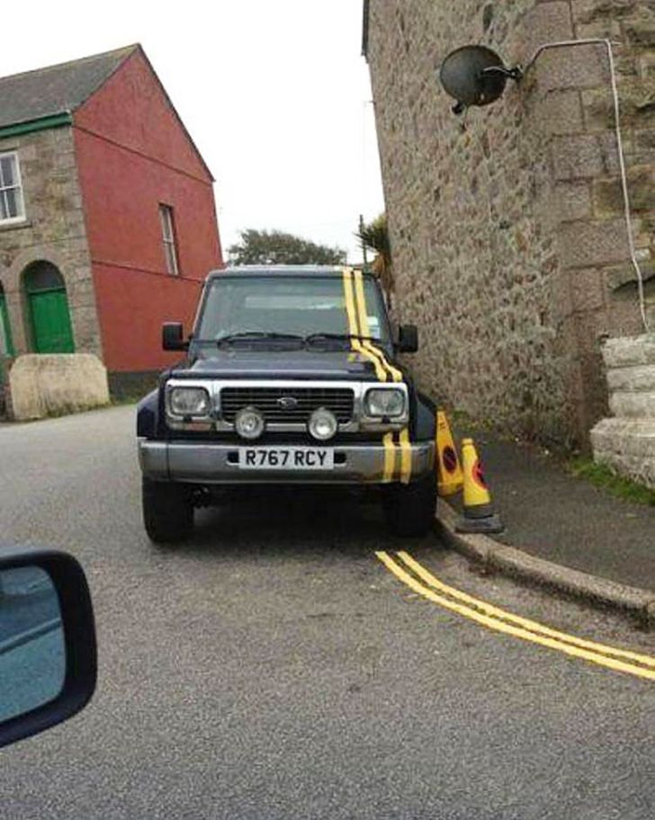 20 Hilarious Situations When People Had One Job and Failed Miserably