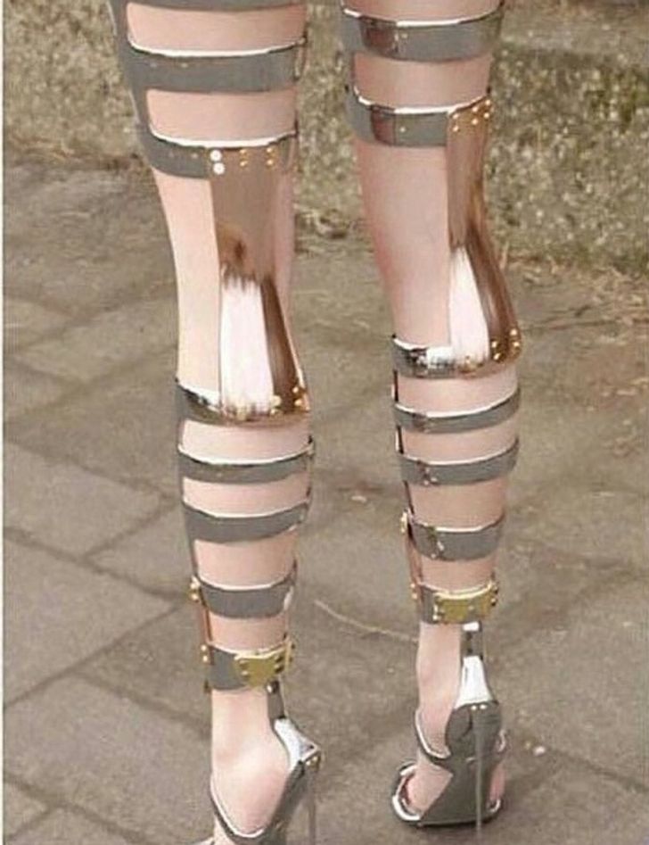 16 Crazy Examples When Fashion Went Out of Control