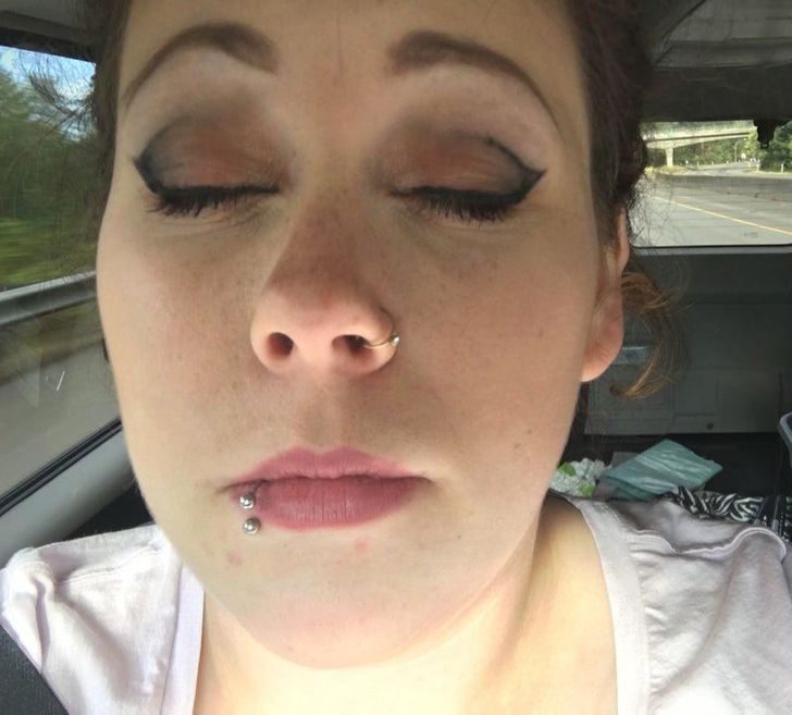 17 People Shared Their Makeup Fails