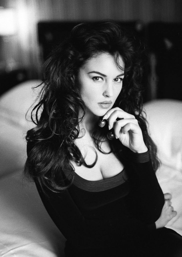 We never get tired of looking at the gorgeousness that is Monica Bellucci