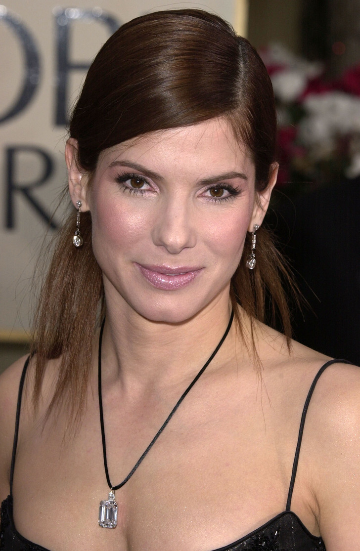 5 Reasons Why Sandra Bullock Looks Younger at the Age of 57