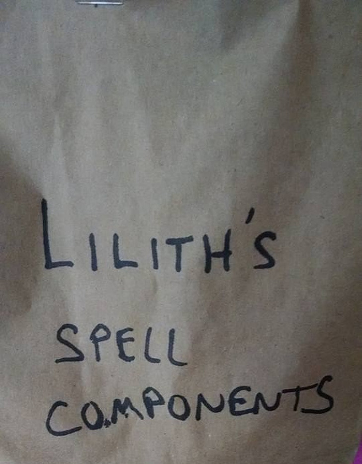 A Dad Had to Write His Daughter’s Name on Her Lunch Bags, So He Turned Each Name Into a Joke