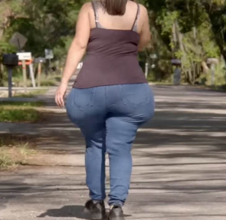 Young Woman Whose Hips TRIPLED in Size After 8 Kids Gets a Jaw-Dropping  Transformation / Bright Side