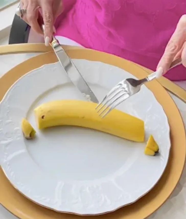 A Viral Video of a Woman Eating a Banana With CUTLERY Sparks a Heated  Discussion / Bright Side