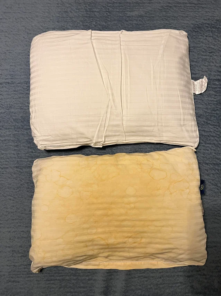 Comparison between a white new pillow and a yellow stained one.
